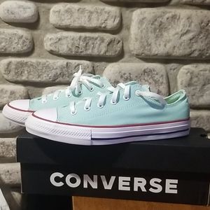 Big Kids Converse Chuck Taylor Lo Top Sneakers 6